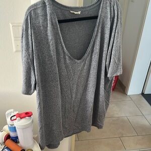 Caslon Gray Oversized V-Neck 3/4 Sleeve T-Shirt